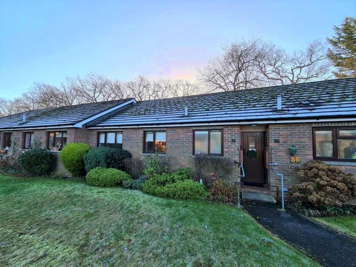 2 Bedroom Bungalow For Sale In Silchester Road Baughurst, RG26