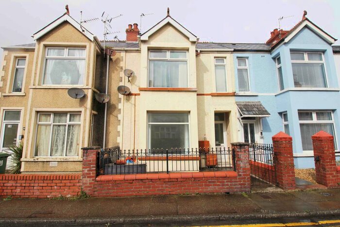 1 Bedroom Apartment To Rent In Wellfield Avenue, Porthcawl., CF36