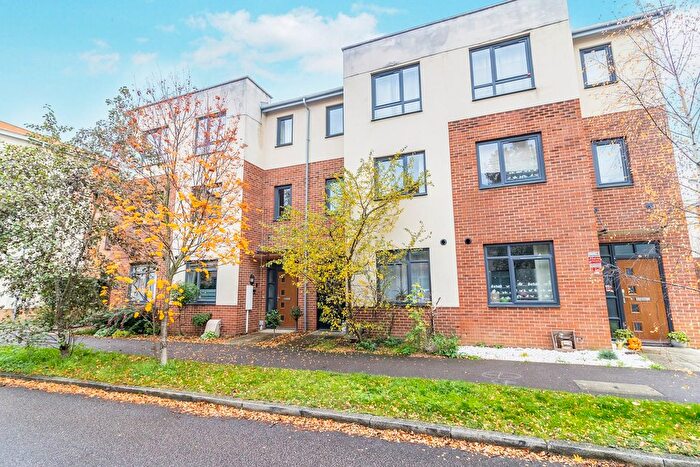 5 Bedroom Town House For Sale In Langham Way, Ashland, Milton Keynes, Buckinghamshire, MK6