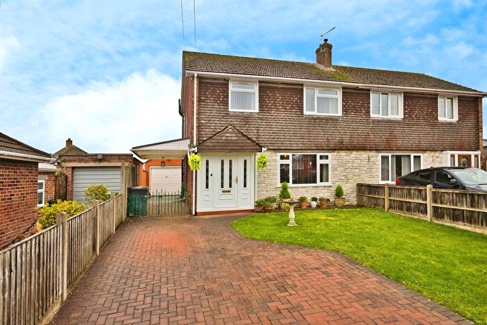 3 Bedroom Semi Detached House For Sale In High Lea, Yeovil, BA21