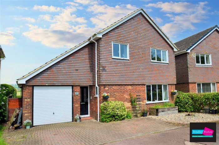 4 Bedroom Detached House For Sale In Mountbatten Way, Brabourne, Ashford, TN25