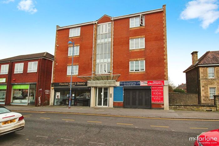 Apartment To Rent In Cricklade Road, Swindon, SN2