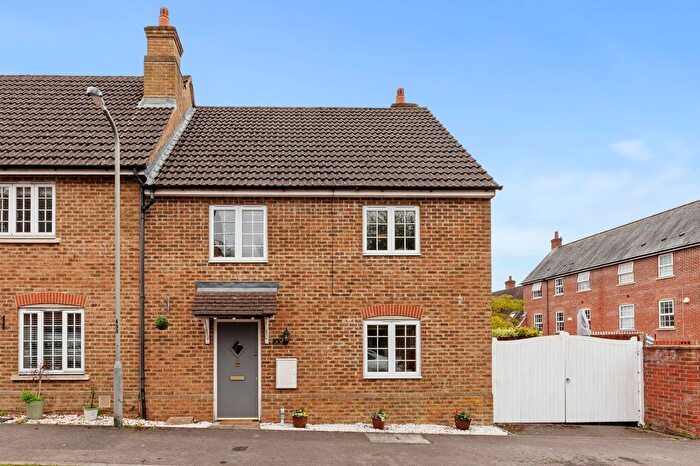 3 Bedroom End Of Terrace House For Sale In Old Papermill Close, Wooburn Green, HP10