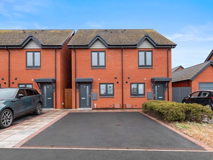 2 Bedroom Semi Detached House For Sale In Anchitel Green, Bishops Tachbrook, CV33