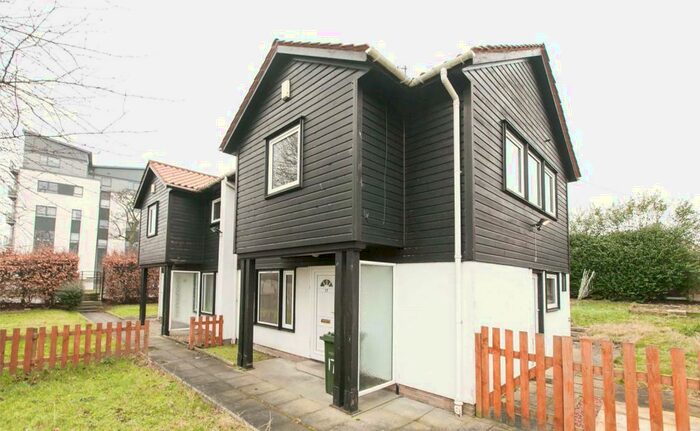 3 Bedroom Property To Rent In Marine Drive, Edinburgh, EH4