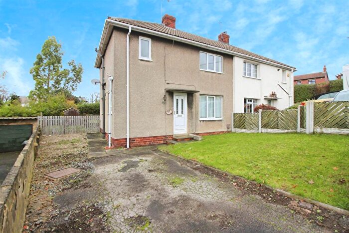 3 Bedroom Semi Detached House For Sale In The Drive, Kippax, Leeds, LS25