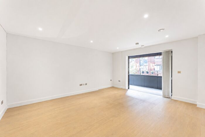 2 Bedroom Apartment For Sale In Wharf Road, Angel, N1