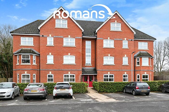 2 Bedroom Flat To Rent In St. Francis Close, Crowthorne, RG45