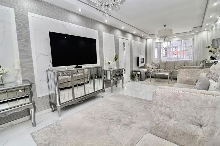 3 Bedroom Detached House For Sale In Falmouth Road, Hodge Hill, Birmingham, B34