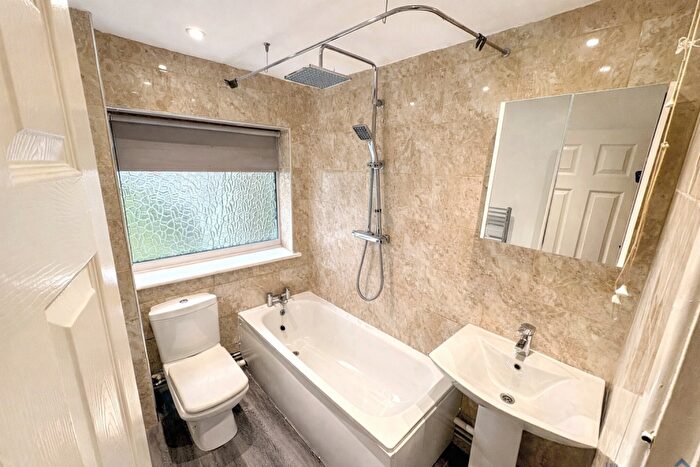 2 Bedroom Maisonette To Rent In Lucerne Close, Wilford, Nottingham, NG11