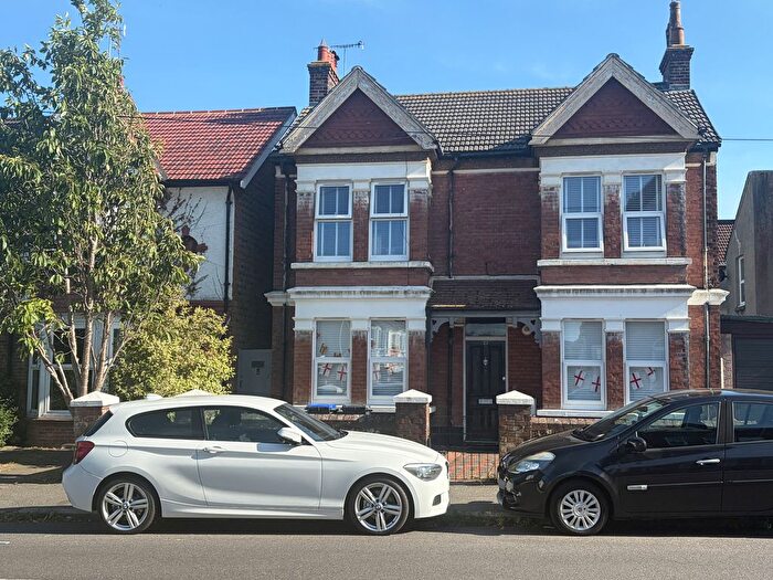 1 Bedroom Flat For Sale In Northcourt Road, Worthing, BN14