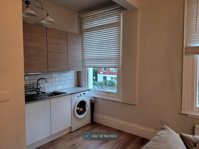 1 Bedroom Flat To Rent In Highlever Road, London, W10