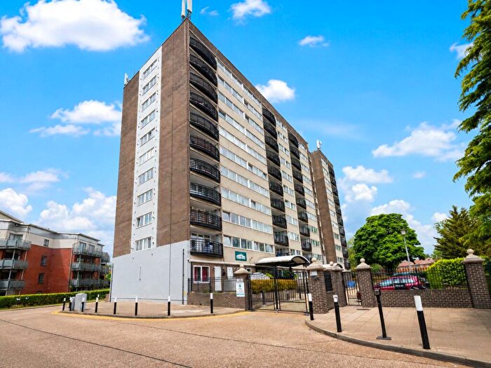 3 Bedroom Flat For Sale In Master Gunner Place, London, SE18