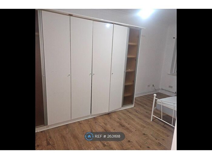 1 Bedroom Flat To Rent In Frimley Road, London, IG3
