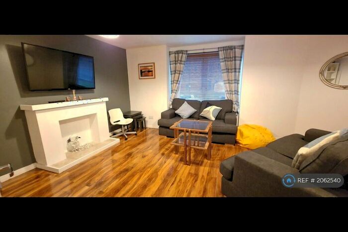 3 Bedroom Flat To Rent In Yorkhill Street, Glasgow, G3