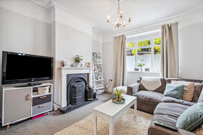 4 Bedroom Terraced House To Rent In White Hart Lane, SW13