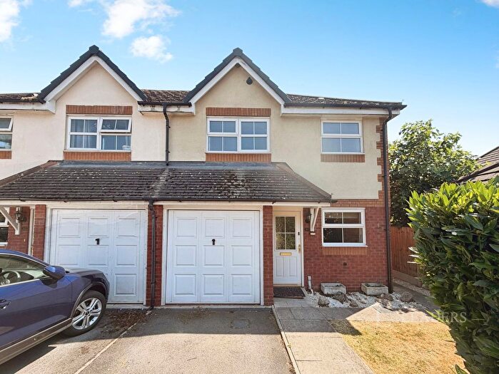 3 Bedroom Semi-Detached House To Rent In Sheldon Close, Centurian Way, Wychbold, WR9