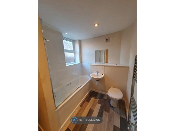 1 Bedroom Flat To Rent In Ashley Street, Salford, M6