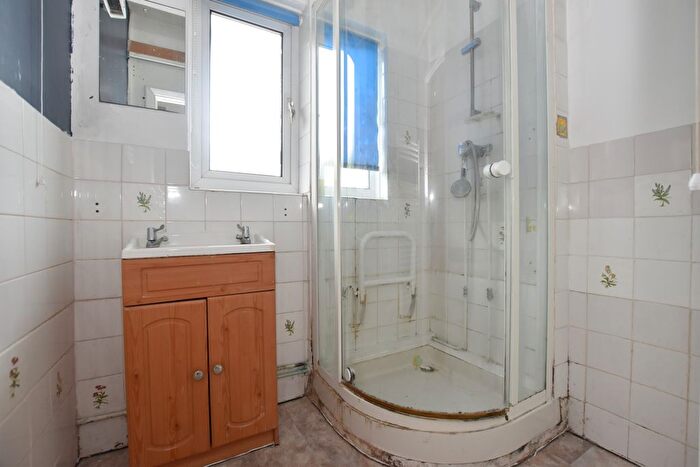 2 Bedroom Detached Bungalow For Sale In Mutrix Gardens, Margate, CT9