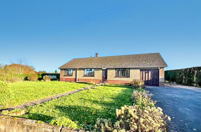 3 Bedroom Bungalow For Sale In Highcroft House, GL15