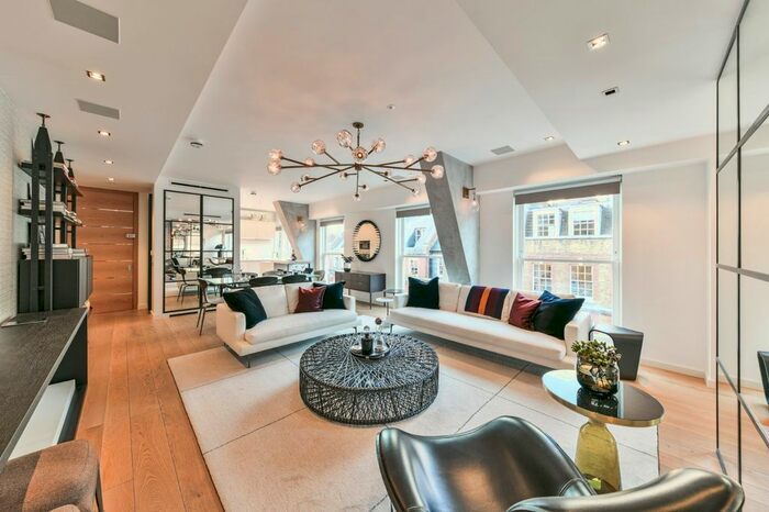 3 Bedroom Flat To Rent In Essex Street, Temple, London, WC2R