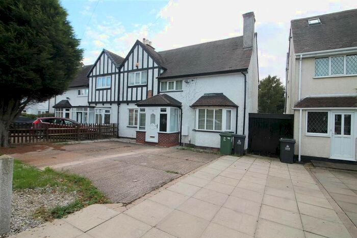 3 Bedroom Semi-Detached House To Rent In Forest Avenue, Walsall, WS3