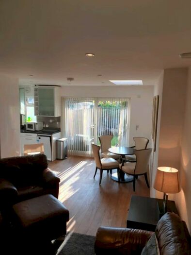 1 Bedroom Flat To Rent In Thames Avenue, Perivale, UB6