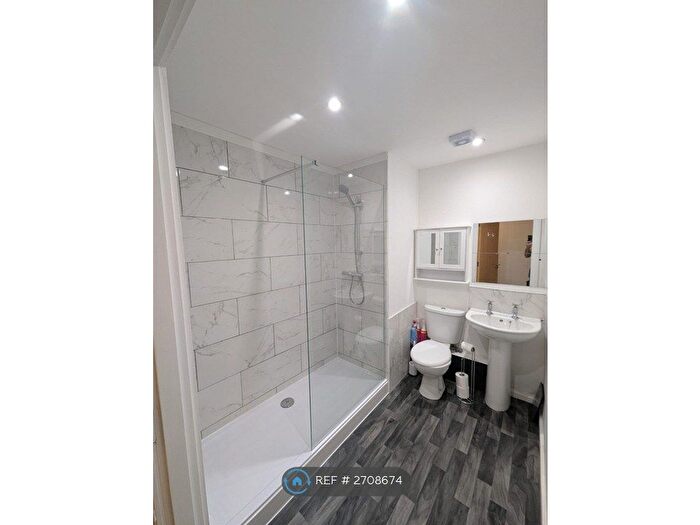 2 Bedroom Flat To Rent In Ordsall Lane, Salford, M5