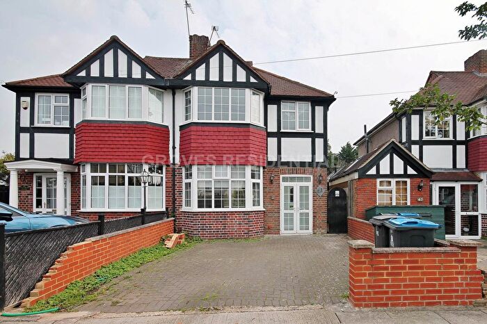 3 Bedroom Semi-Detached House To Rent In Hollington Crescent, New Malden, KT3