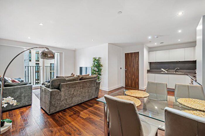 3 Bedroom Apartment To Rent In Cambridge Street, Manchester, M1