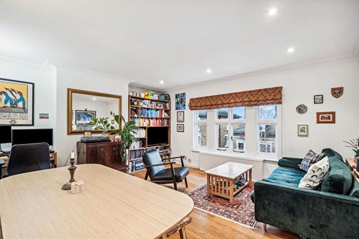 1 Bedroom Flat To Rent In Cleveland Road, Barnes, SW13