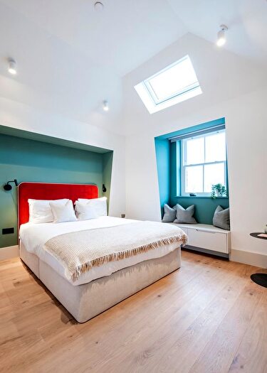 1 Bedroom Flat To Rent In Nevern Square, London, SW5