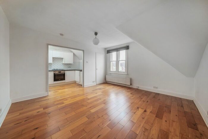 1 Bedroom Flat To Rent In Ferme Park Road, London, N8