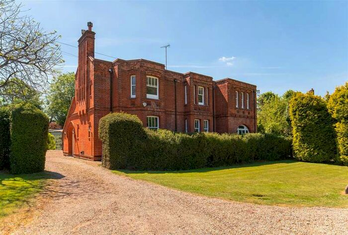 5 Bedroom Detached House For Sale In The Common, Berkhamsted, Hertfordshire, HP4