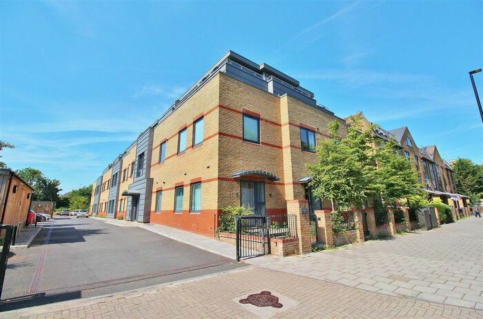 1 Bedroom Flat To Rent In St. Johns Road, Isleworth, TW7