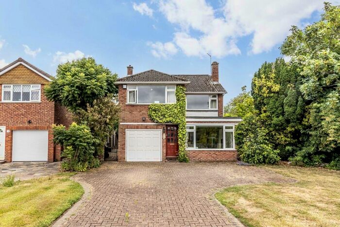 4 Bedroom Property To Rent In Elizabeth Gardens, Sunbury-On-Thames, TW16