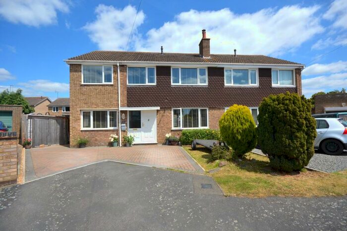 4 Bedroom Semi-Detached House For Sale In Compton Close, Earls Barton, Northampton, NN6