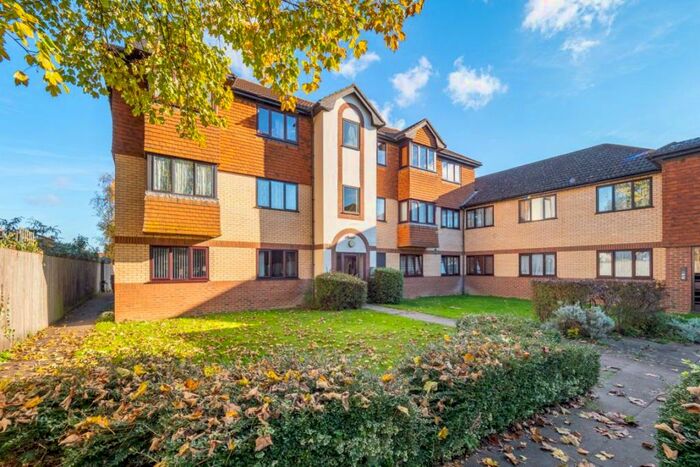 1 Bedroom Flat To Rent In Nutfield Close/carshalton, SM5