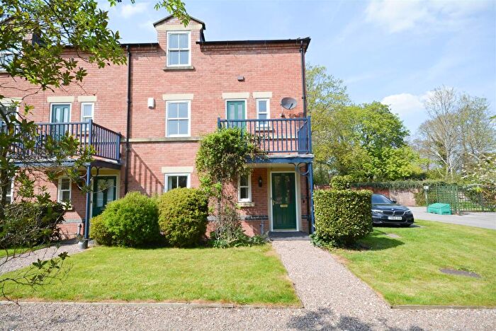 4 Bedroom Semi-Detached House To Rent In Brook House Mews, High Street, Repton, DE65