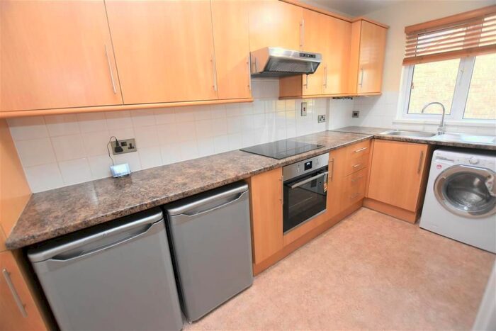 2 Bedroom Flat To Rent In Chedworth Drive, Warndon, Worcester WR4