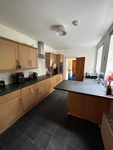 4 Bedroom Semi Detached House To Rent In Aubrey Road, Fallowfield, M14