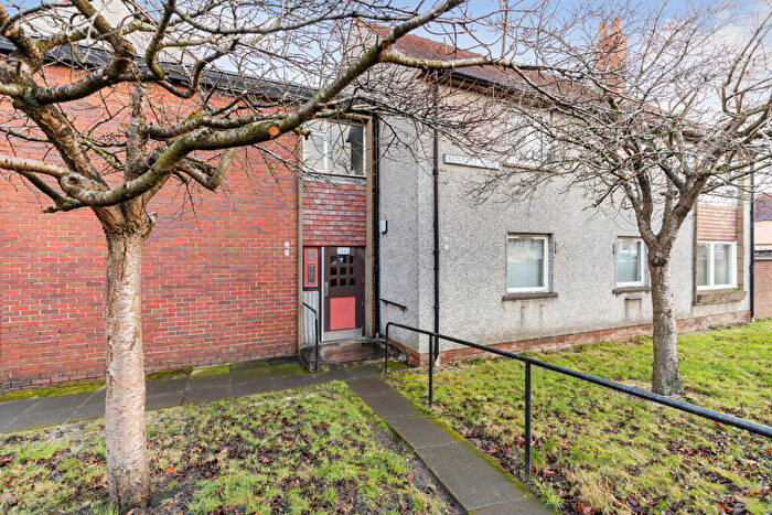 2 Bedroom Flat For Sale In Bennett Place, Polmont, Falkirk, FK2