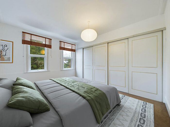 2 Bedroom Apartment To Rent In Queen Anne Avenue, Bromley, Kent, BR2