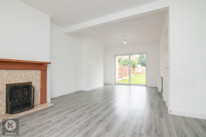 3 Bedroom Semi-Detached House For Sale In Warwick Road, Acocks Green, B27