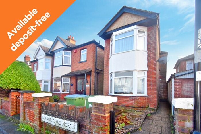 3 Bedroom Detached House To Rent In Manor Road North, Itchen, Southampton, Hampshire, SO19