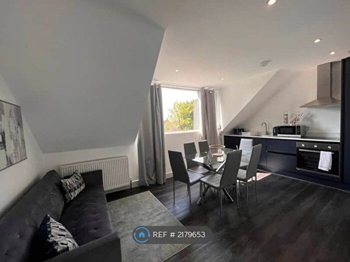 2 Bedroom Flat To Rent In C Finchley Road, London, NW11