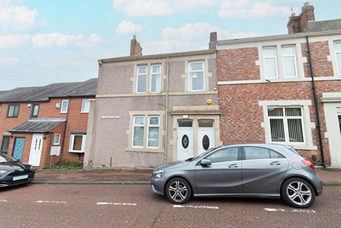 2 Bedroom Flat For Sale In Moore Street, Gateshead, NE8