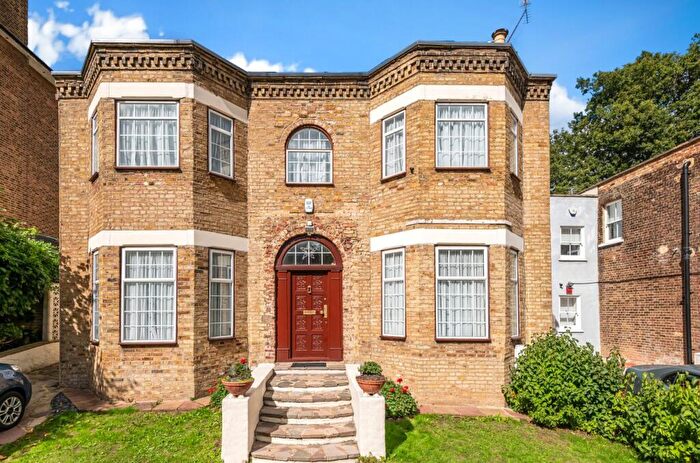 4 Bedroom Detached House For Sale In Hamlet Road, Crystal Palace, London, SE19
