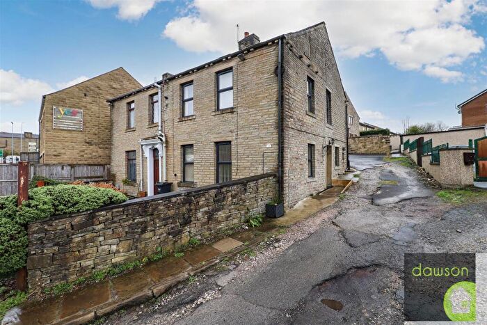 3 Bedroom Semi-Detached House To Rent In Halifax Road, Hipperholme, Halifax, HX3