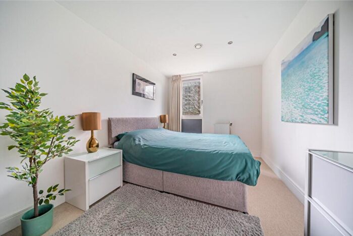 1 Bedroom Apartment For Sale In Seager Place, London, SE8